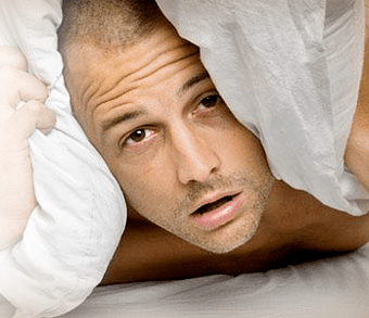 ideges férfi, aki meg akarja növelni a péniszét